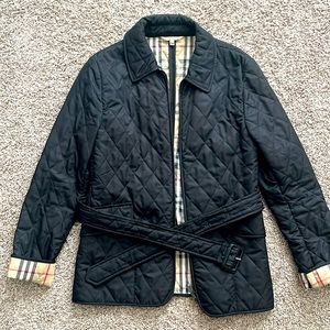 Burberry quilted lightweight jacket with belt